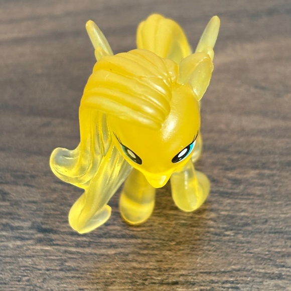MY LITTLE PONY Blind Bag Series 14 FLUTTERSHY Translucent Figure 2" Cake Topper - Picture 3 of 9